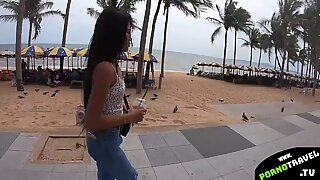 Tiener thaise meisje houdt van grote pik